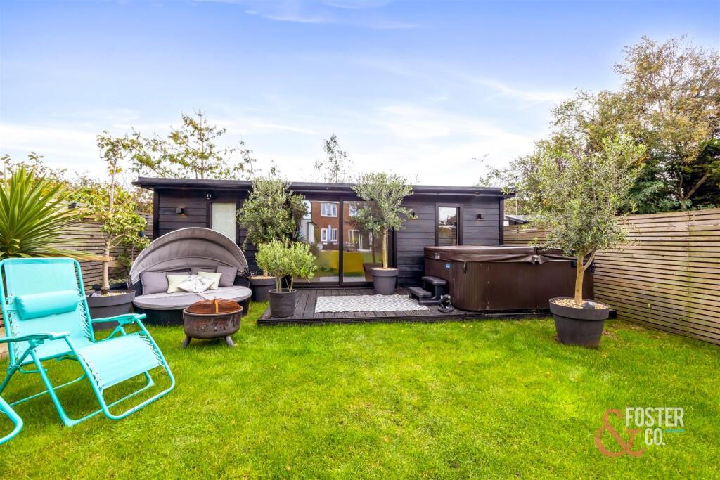 King George VI Drive, 39-020.JPG