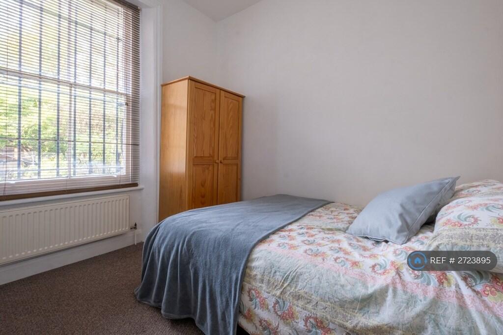 Second Bedroom (Garden-Facing)