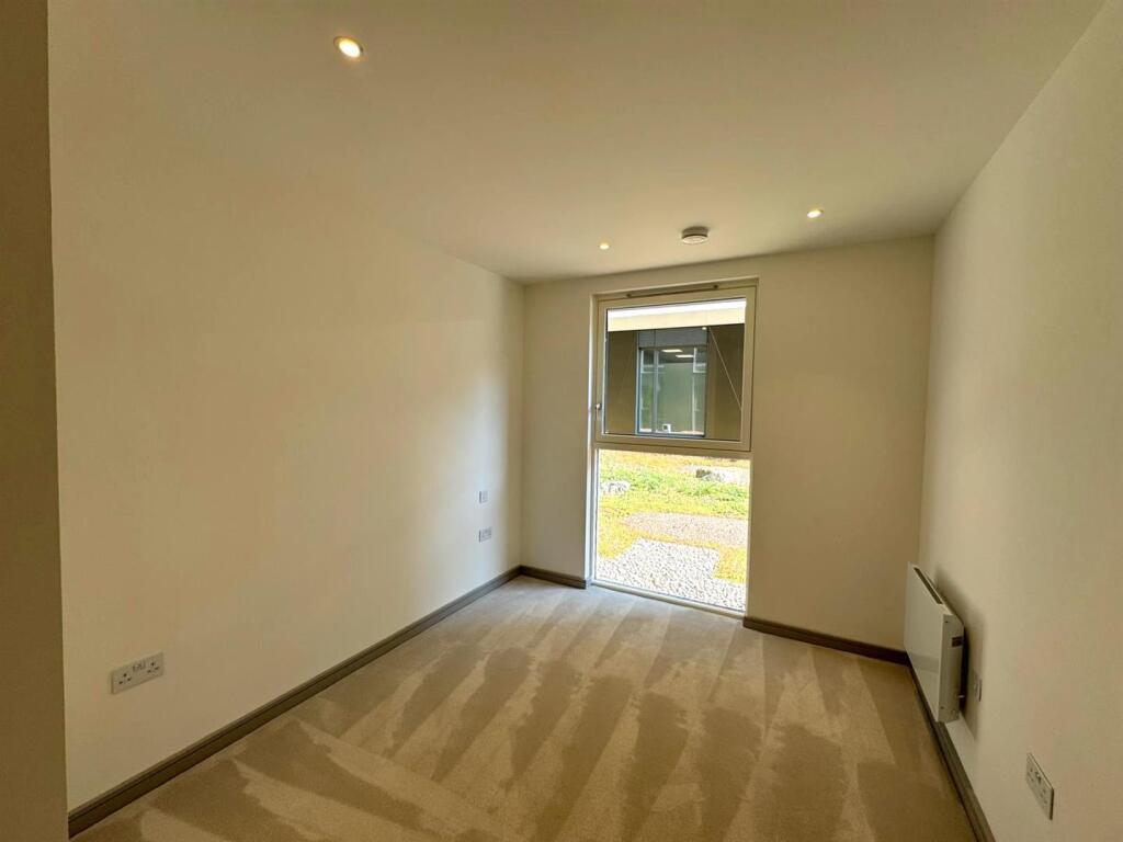 Bedroom 2 pic 3.jpg