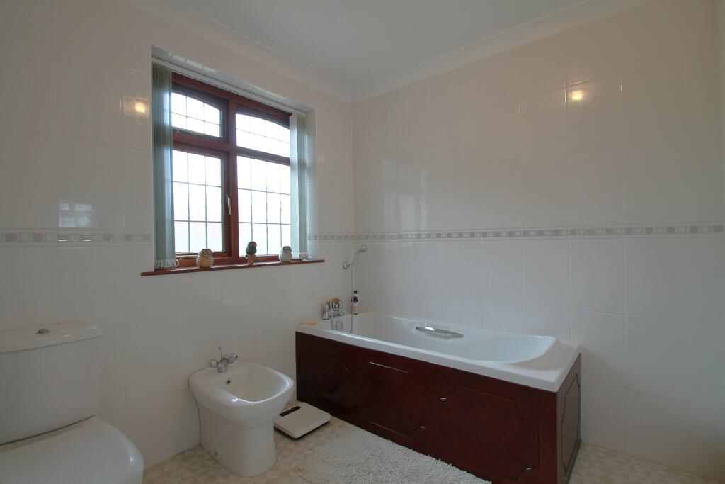 En-Suite Bathroom