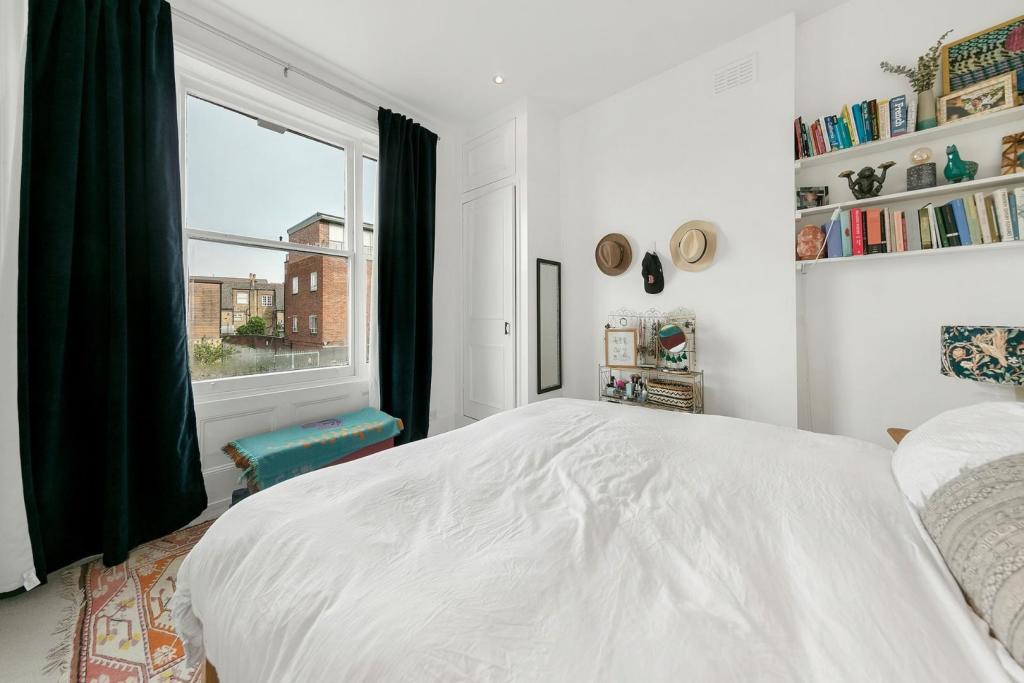 Bedroom (3).jpg