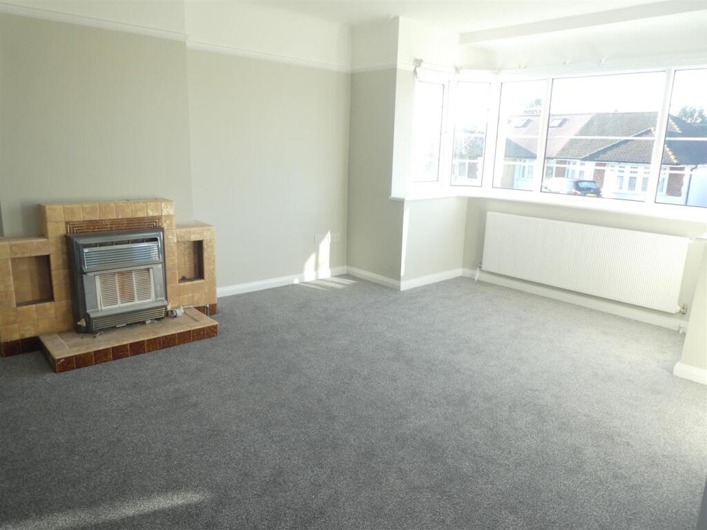 Bedroom 1.JPG