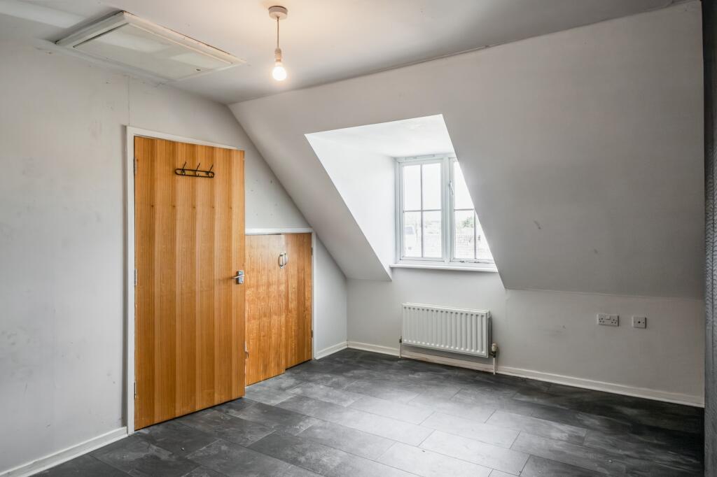 4a Alexander Road, Malmesbury, Wiltshire, SN16 0DW