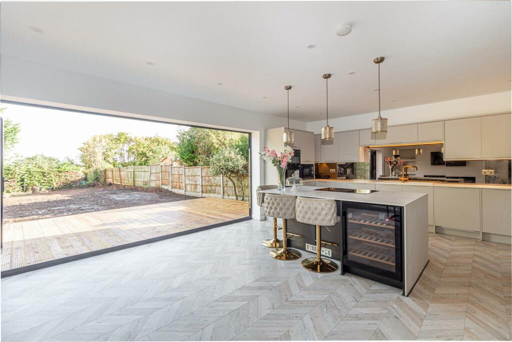 Kitchen-6.jpg