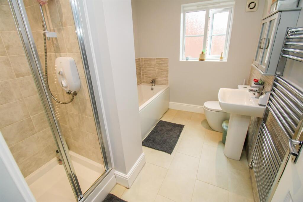 BATHROOM/W.C.