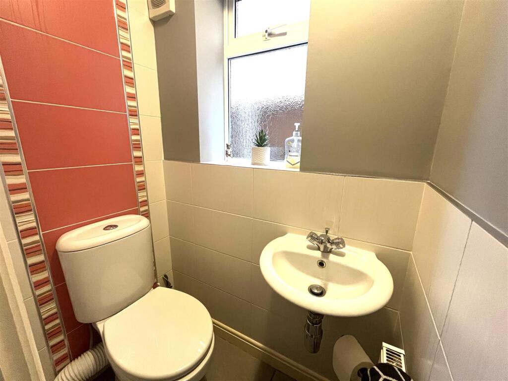THORN CLOSE WC.jpeg