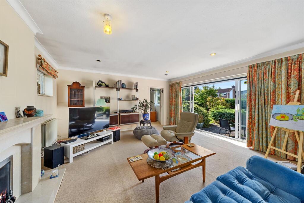 3 Cobbetts Way-8.jpg