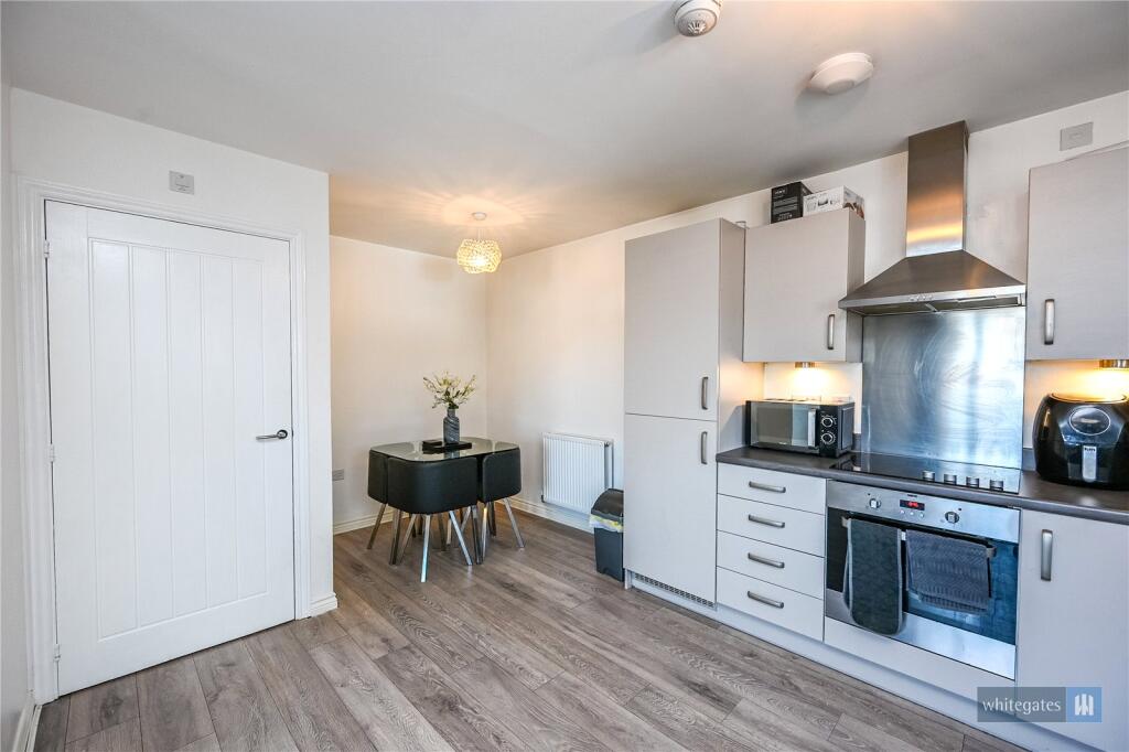 Living Room/Dining/K