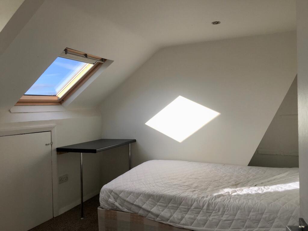 student bedroom 5 ne