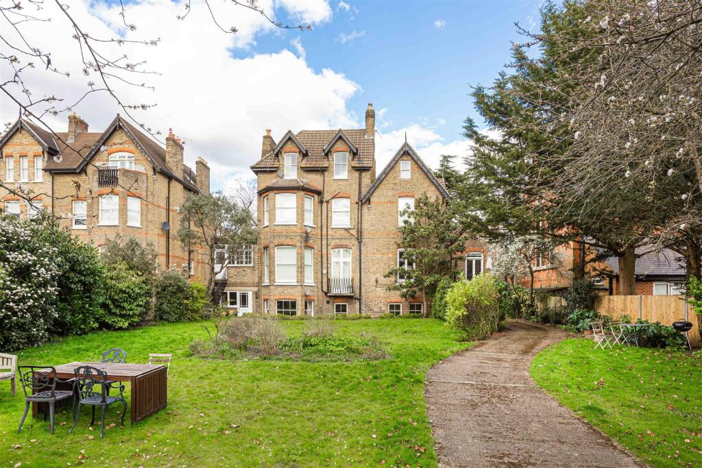 Lingfield Road 27 Flat 1 LOW-10.jpg