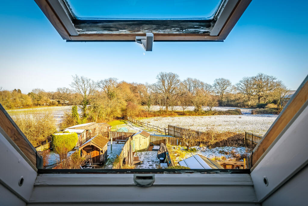 3-Uckfield-Cottage-2