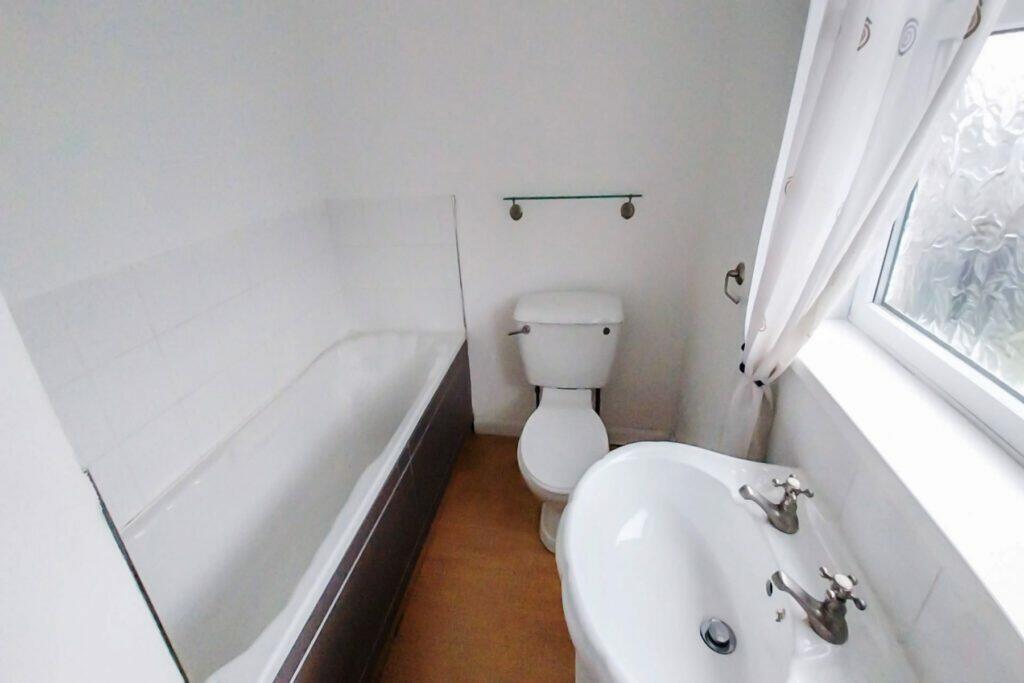 Milburn Road - Bathroom 2