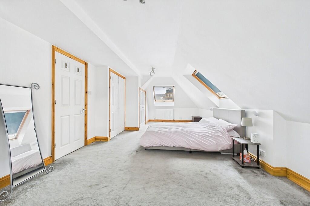 31006f8e-CAM01085...