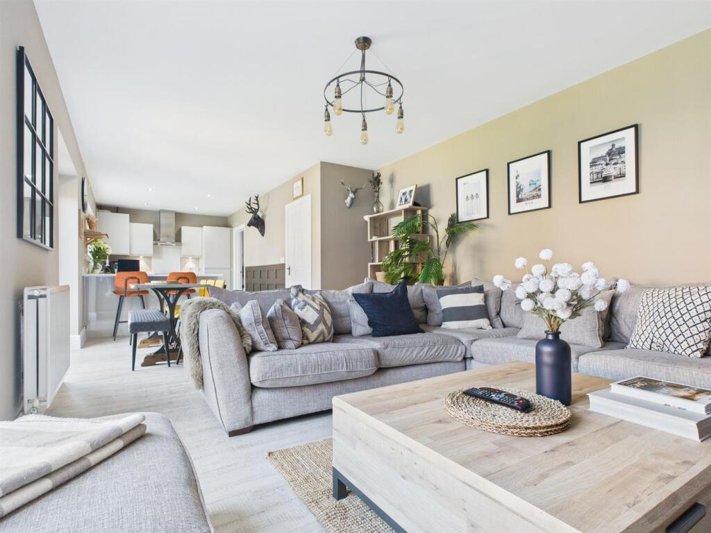 Living Kitchen/Dining/Family Room