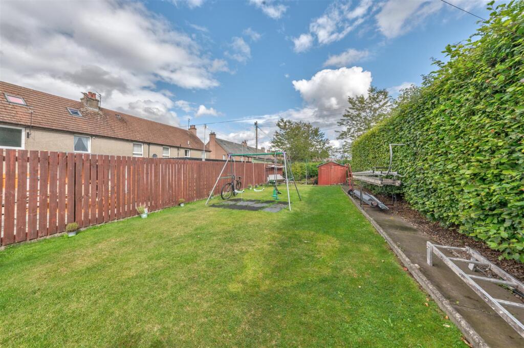 13 Lowson Avenue Forfar-16.JPG