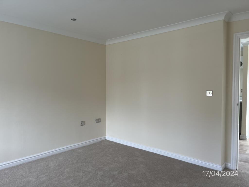 43 Sedgwick close 17.04 (4)