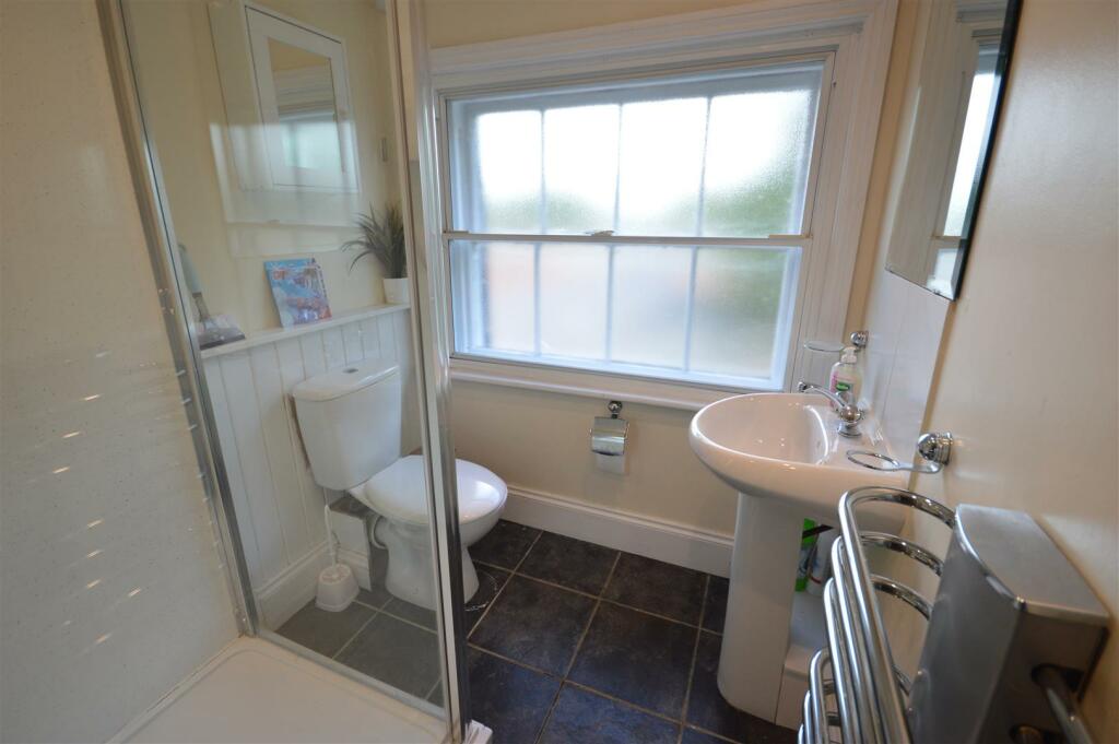 SHOWER ROOM