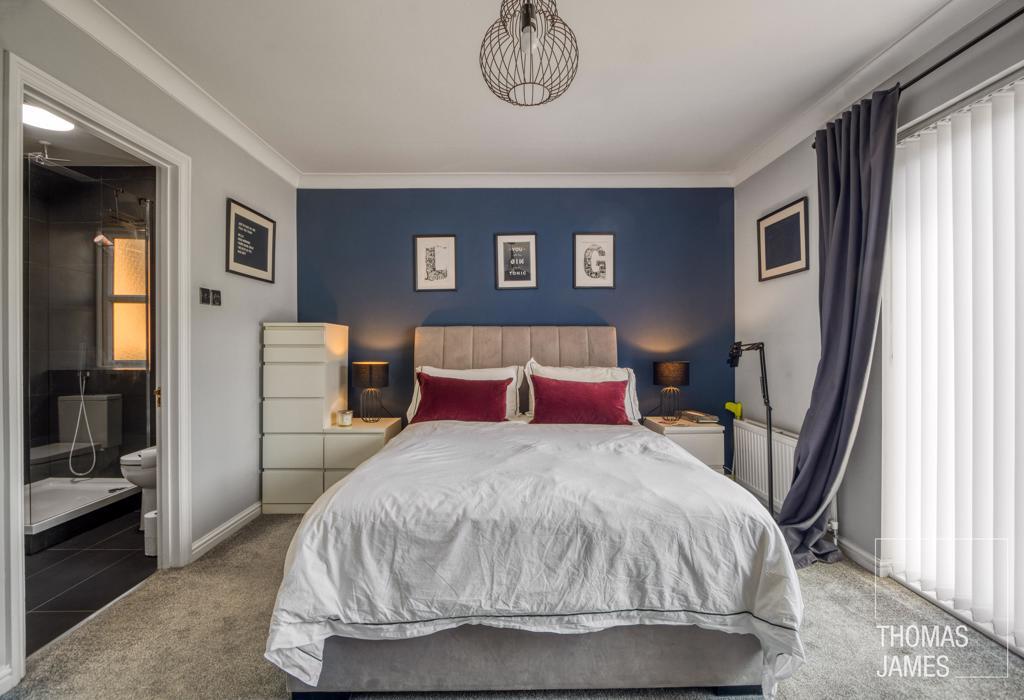 Cricketers Close, master suite