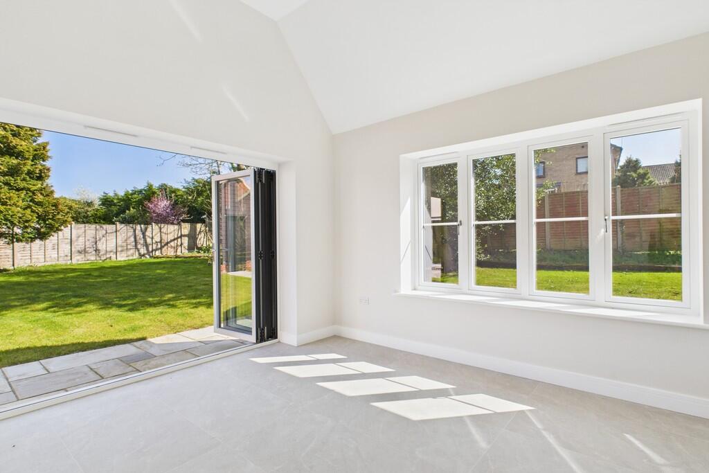 CAM01689G0-PR0456...