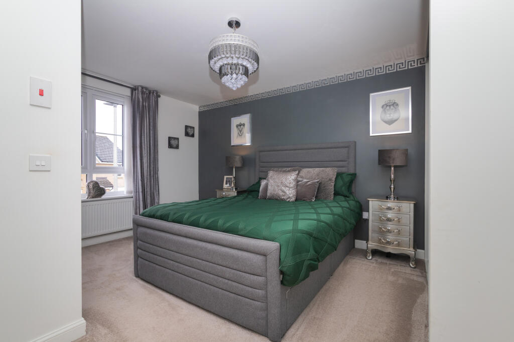 4 Glengariff Way Elderslie  PA5 9BY L-24