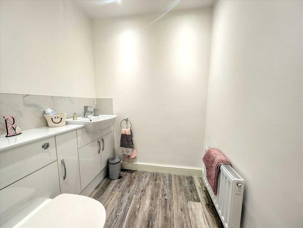 En Suite - Bedroom 3