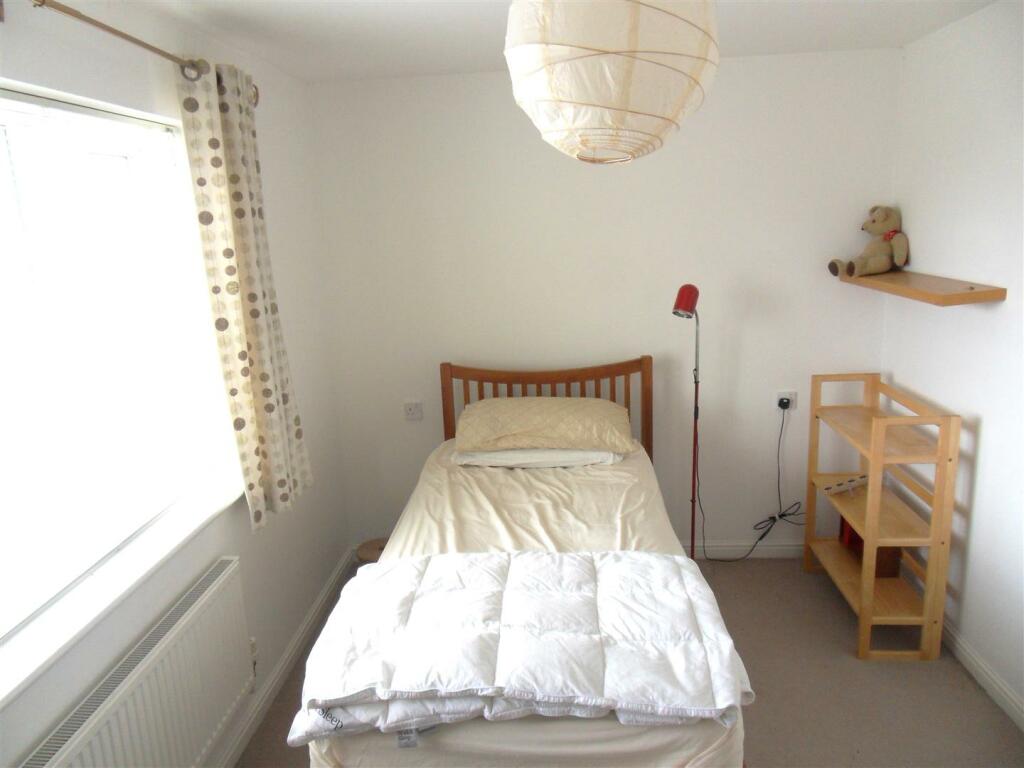 bed1.JPG