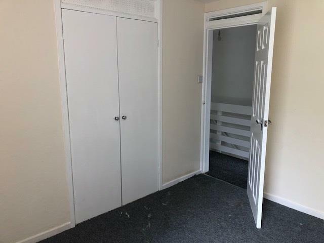 Middle bedroom2.jpg