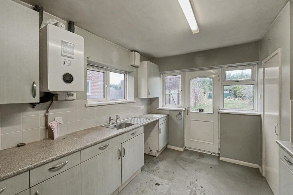 52 Kingscroft Road, Banstead, Surrey, SM7 3LY