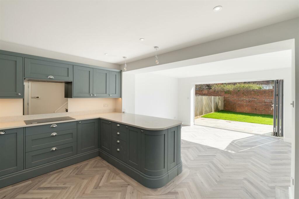 54 Colbourne Road-1.jpg
