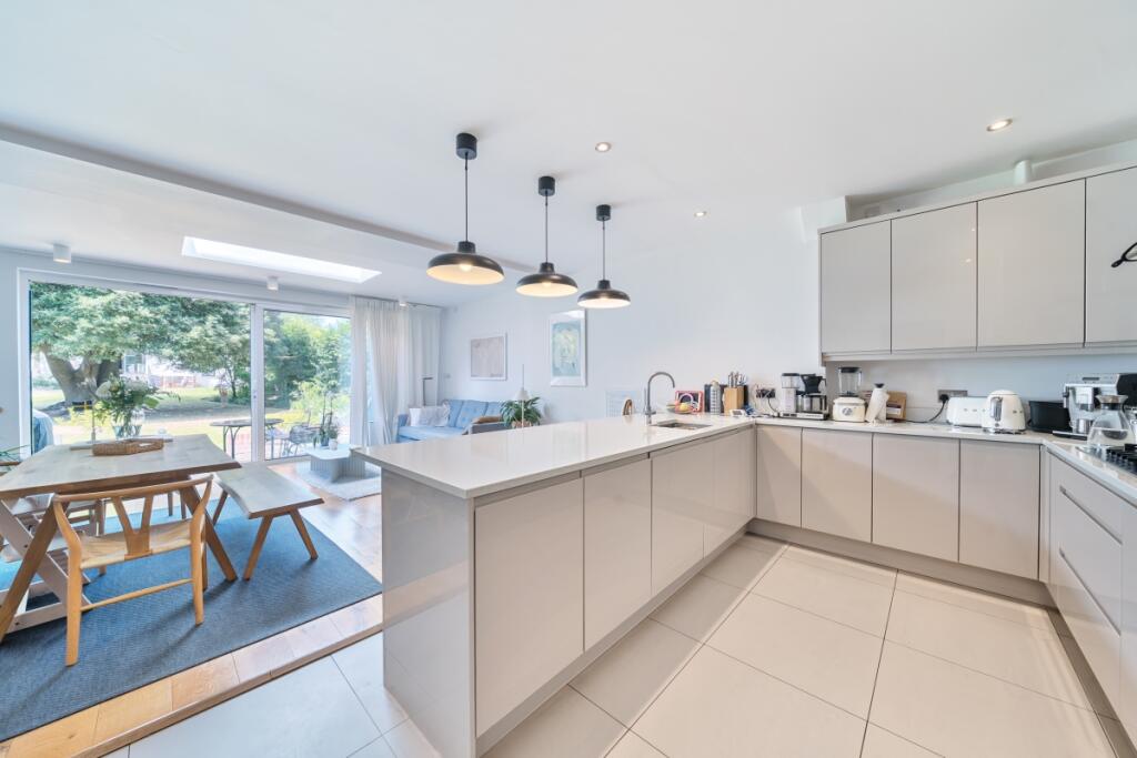 1312115-12-685028...