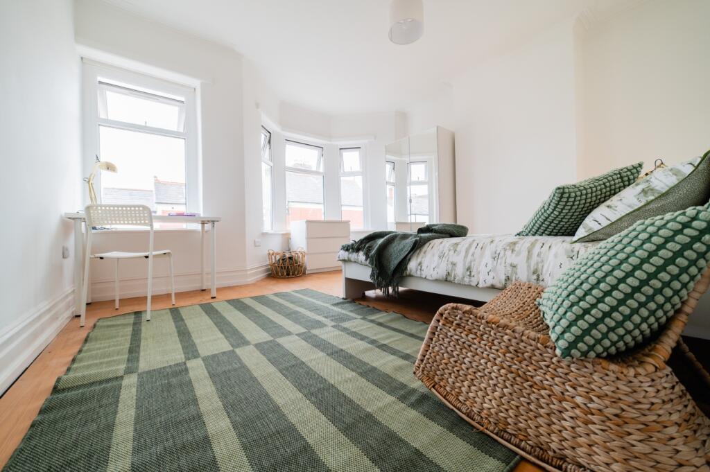 Call 02920 454555 to secure your viewing_19