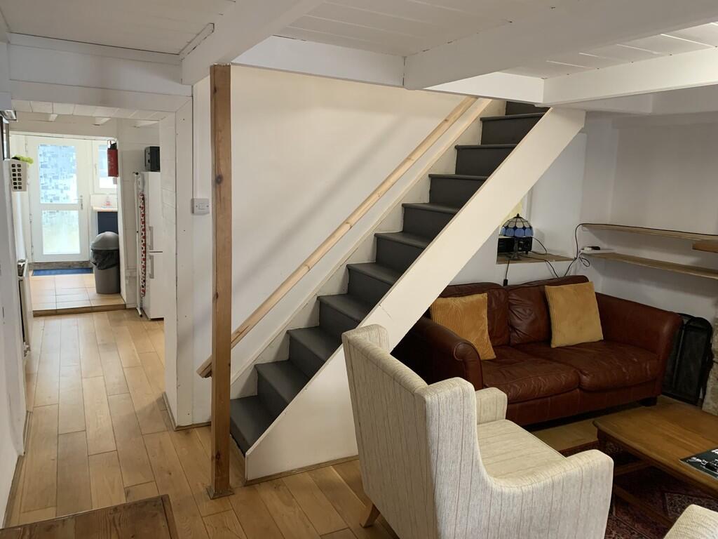 LOUNGE C