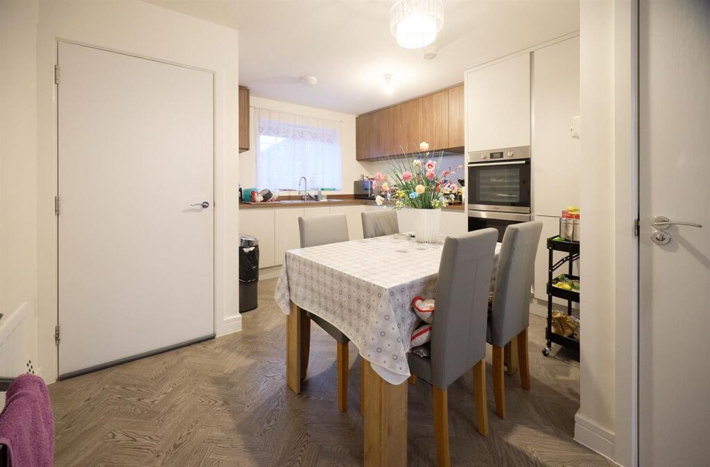 Fitted Dining Kitchen to Front