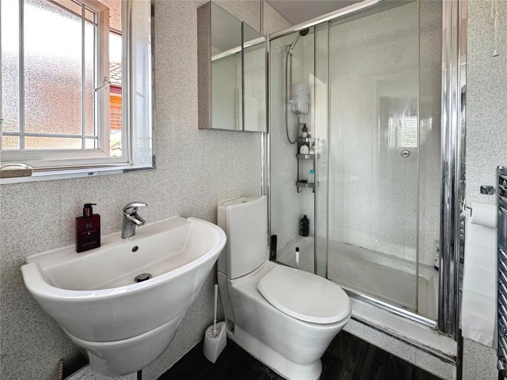 Ensuite Shower W/C