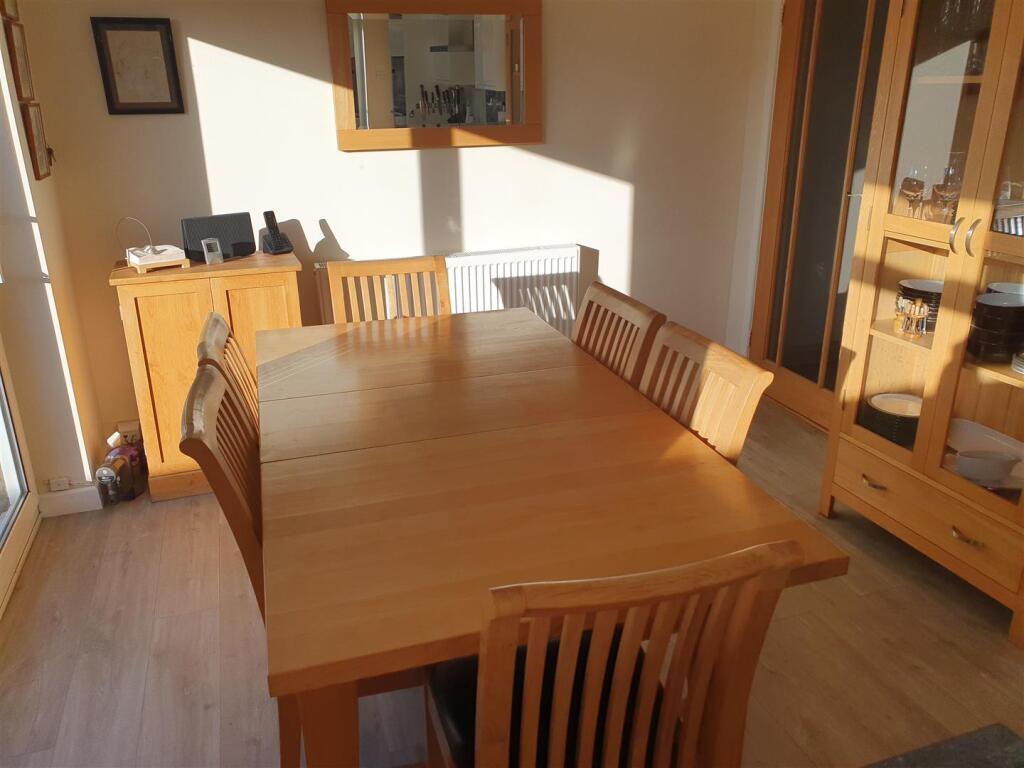 ADDITIONAL DINING KITCHEN PHOTOS