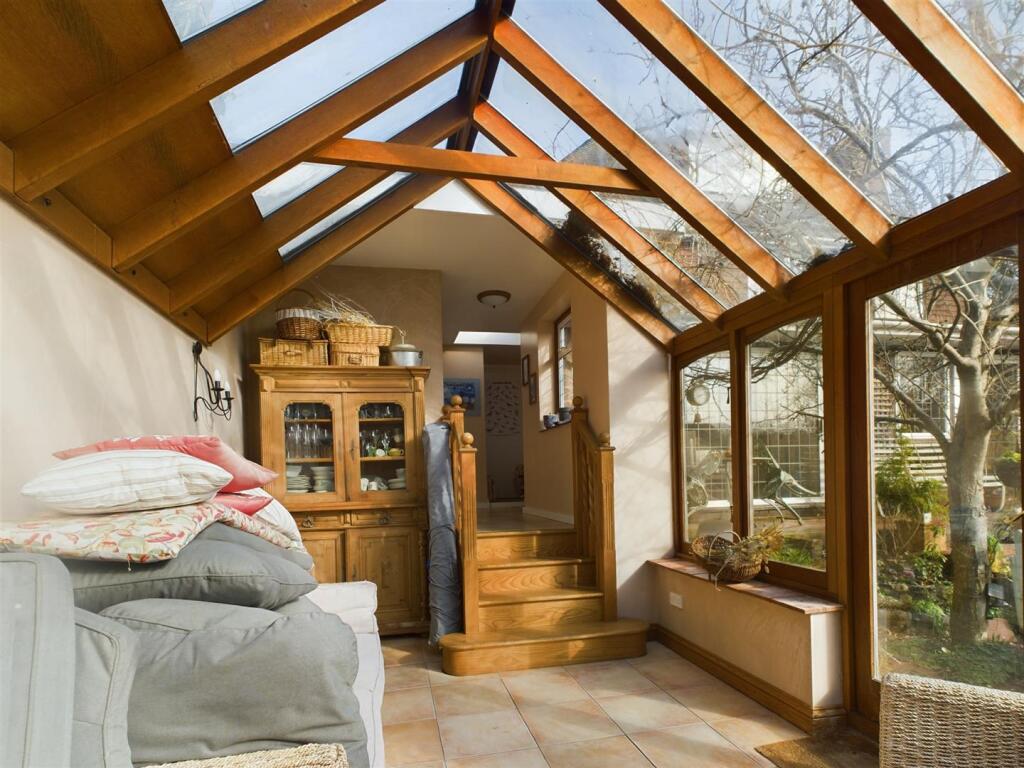 conservatory rear .jpg
