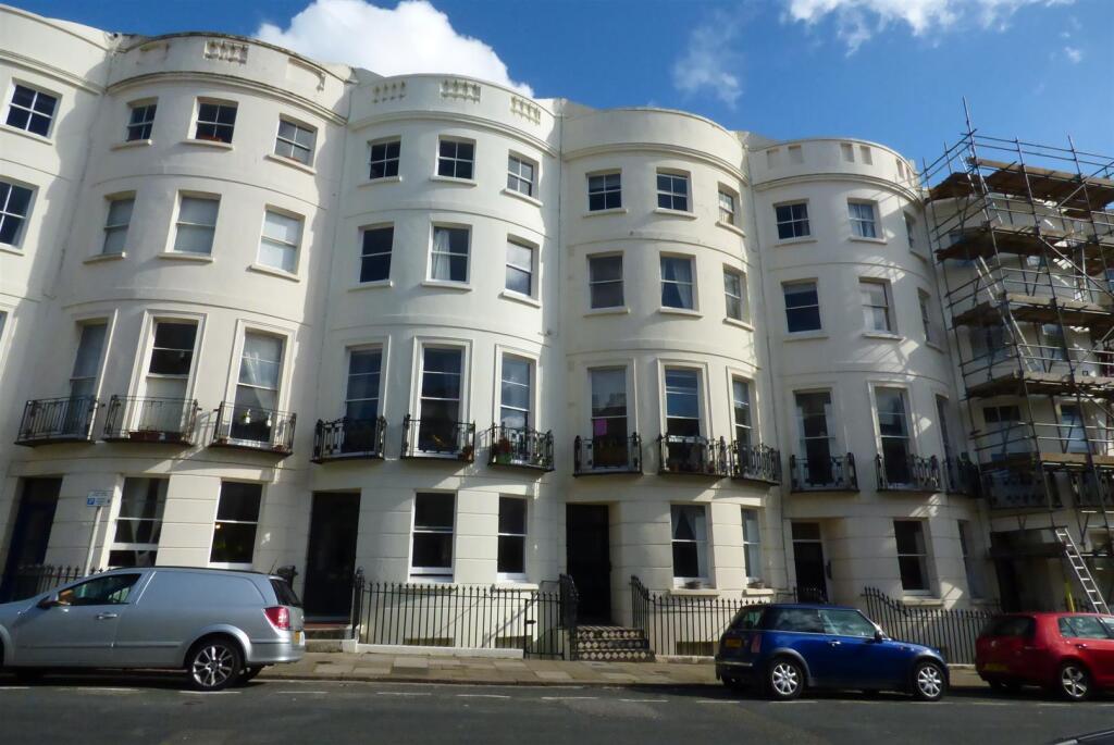 Exterior (2).JPG