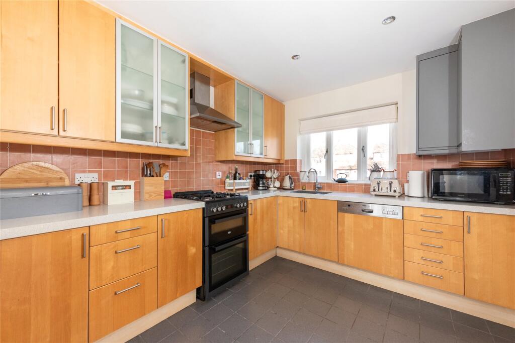 Kitchen/Breakfast Rm