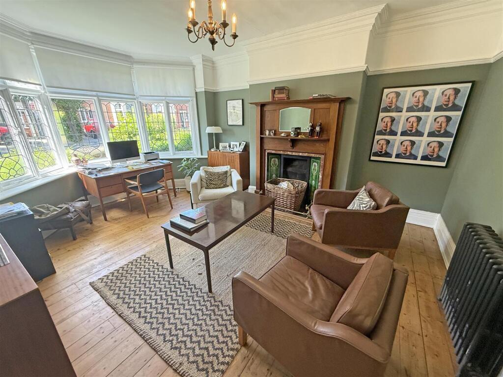 Living room 2.jpg