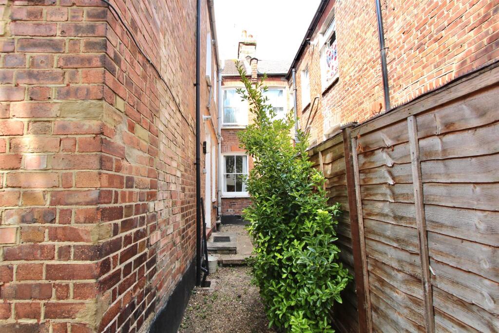 St. Margaret's Avenue, N15