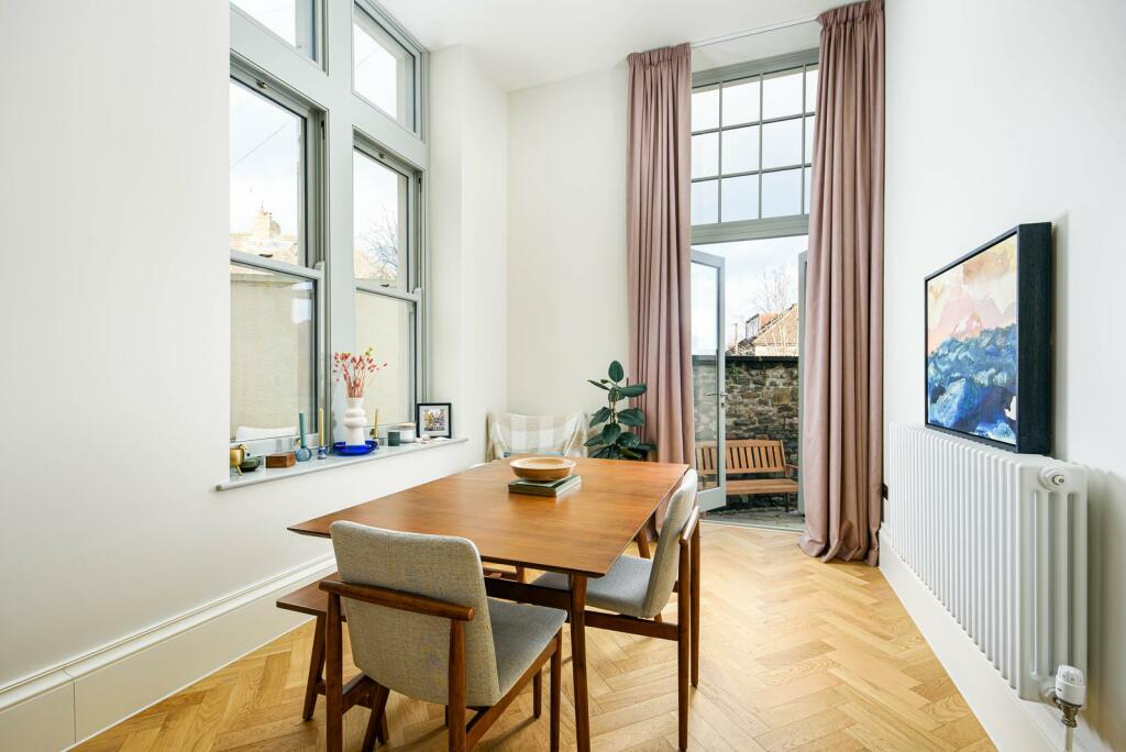 Dining_Room_1.jpg