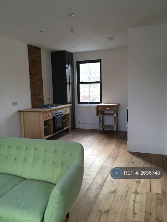 Living Room/Kitchen