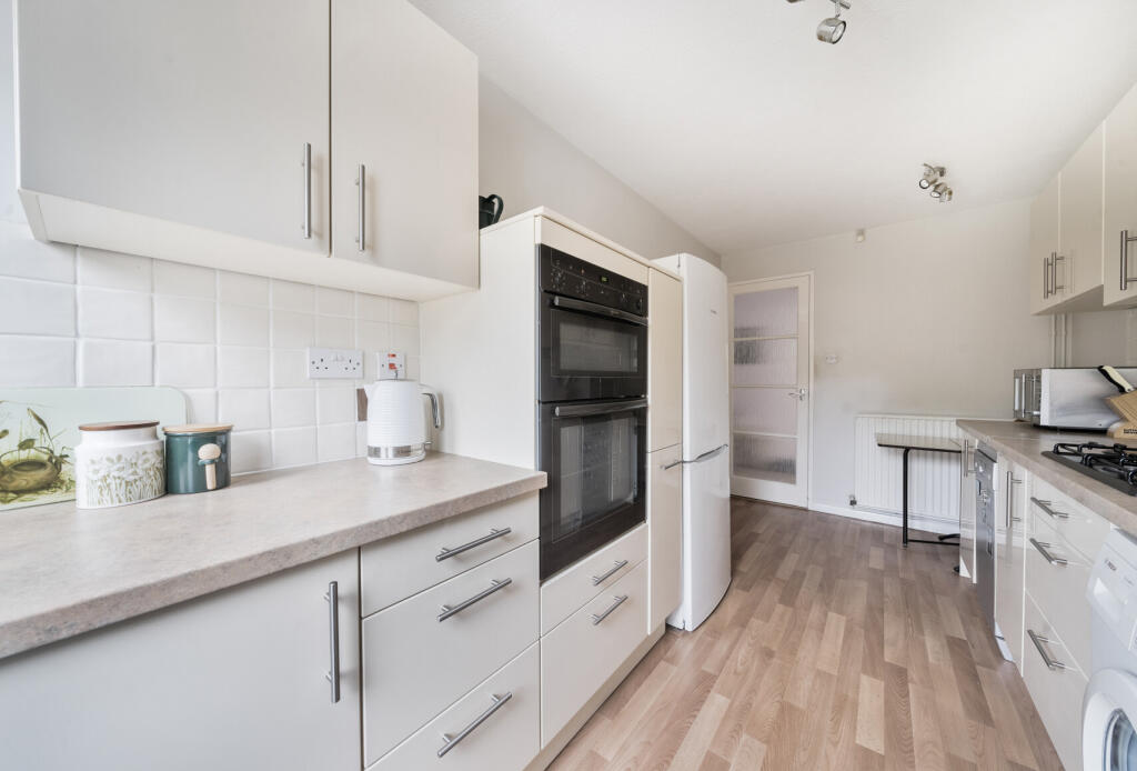 1302115-10-683f2f...