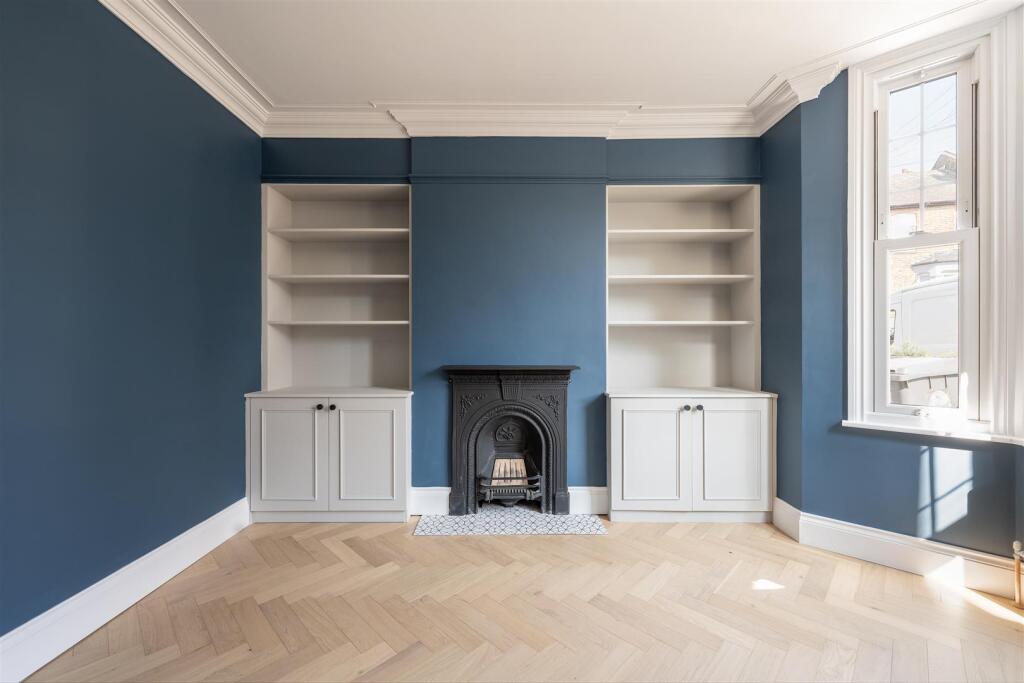 Queen Elizabeth Road E17