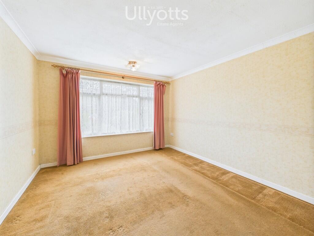 Bedroom .