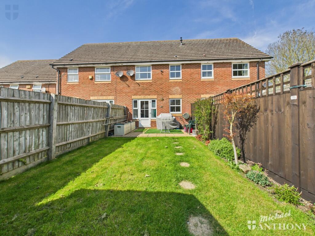 CAM03852G0-PR0240-STILL018