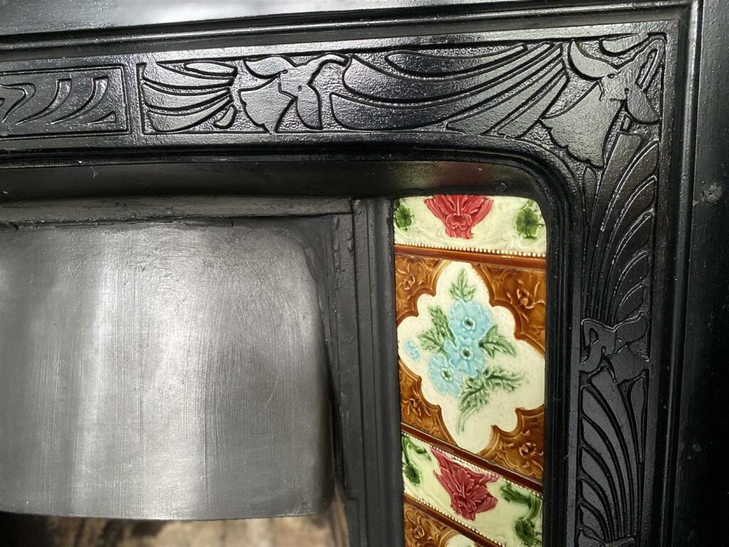 drontroom fplace.jpg