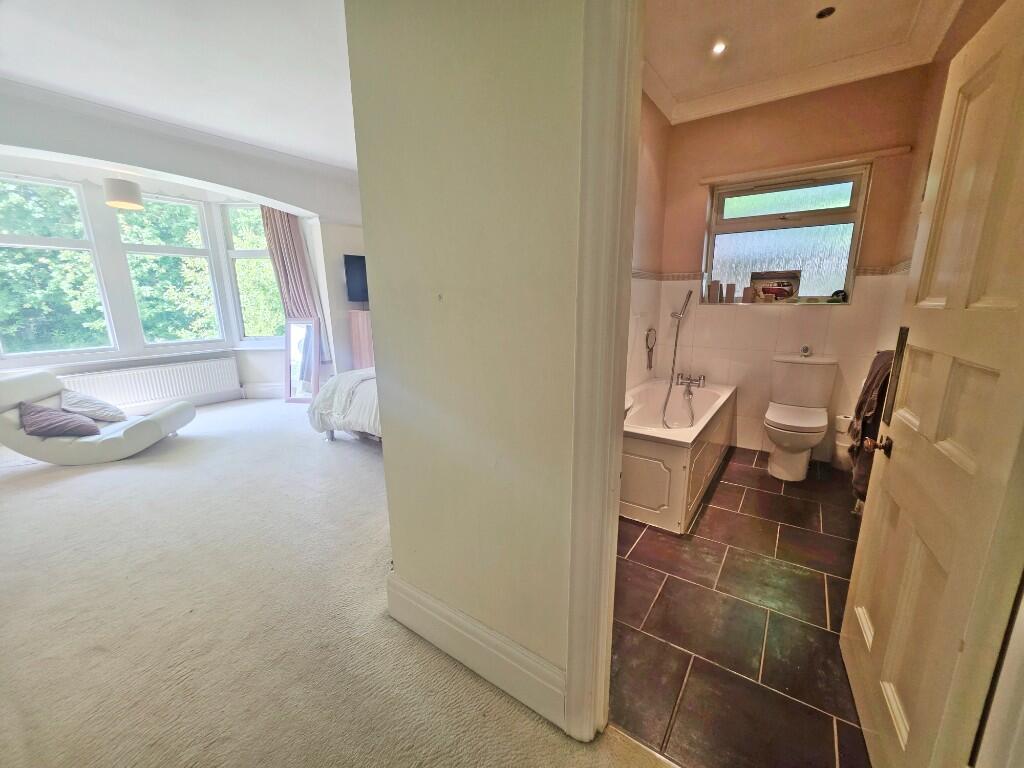 En-Suite &amp; Bed One