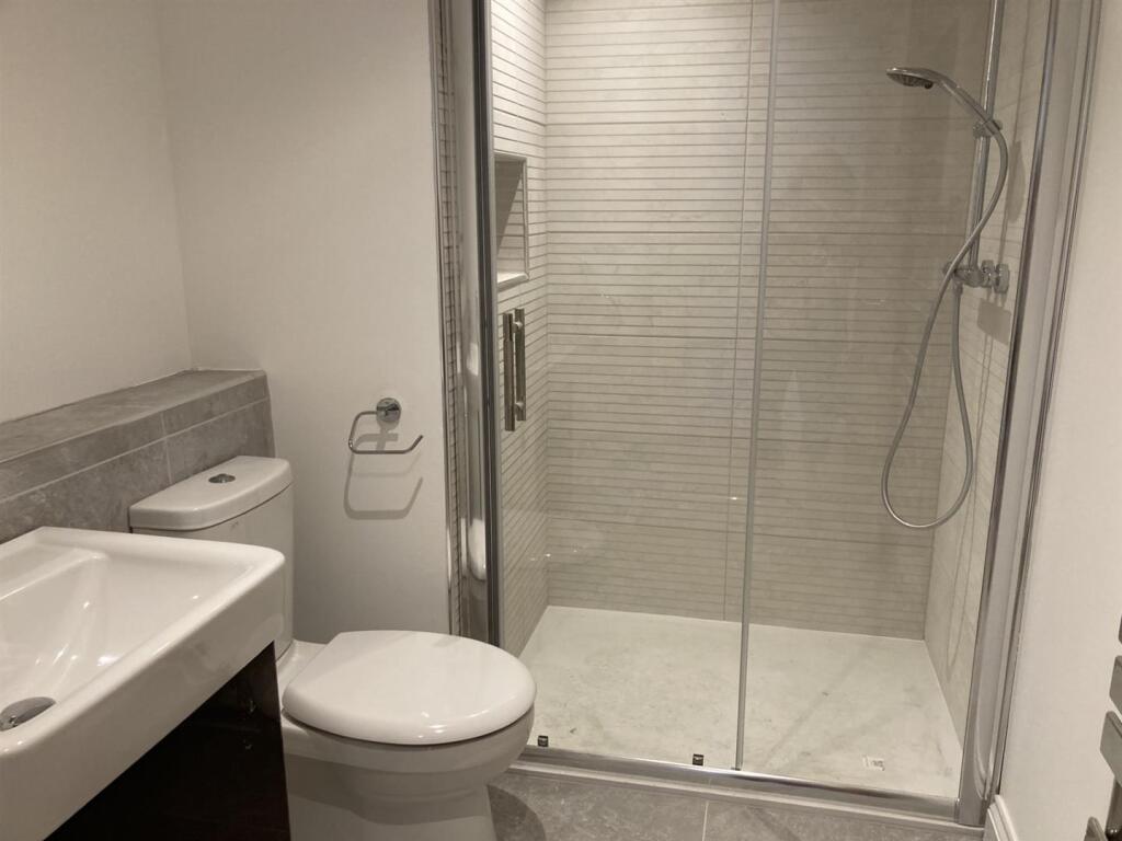 Shower Room.jpg