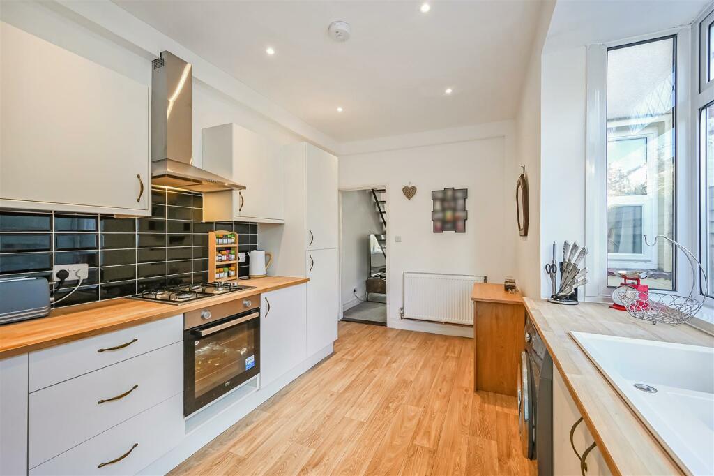 Kitchen / Breakfast Room